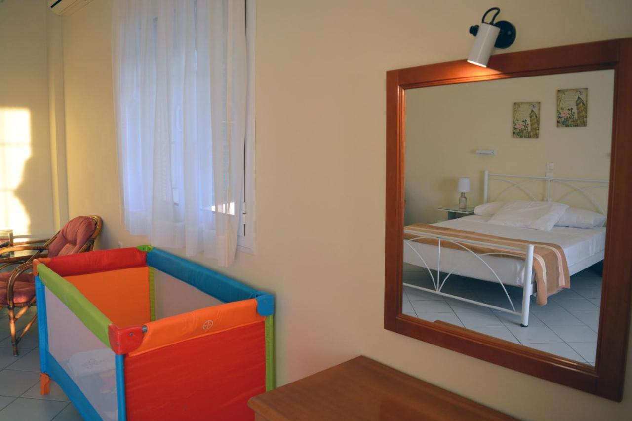 Papadatos Apts With Amazing View - 5Mins From The Beach Kontogialos Екстериор снимка