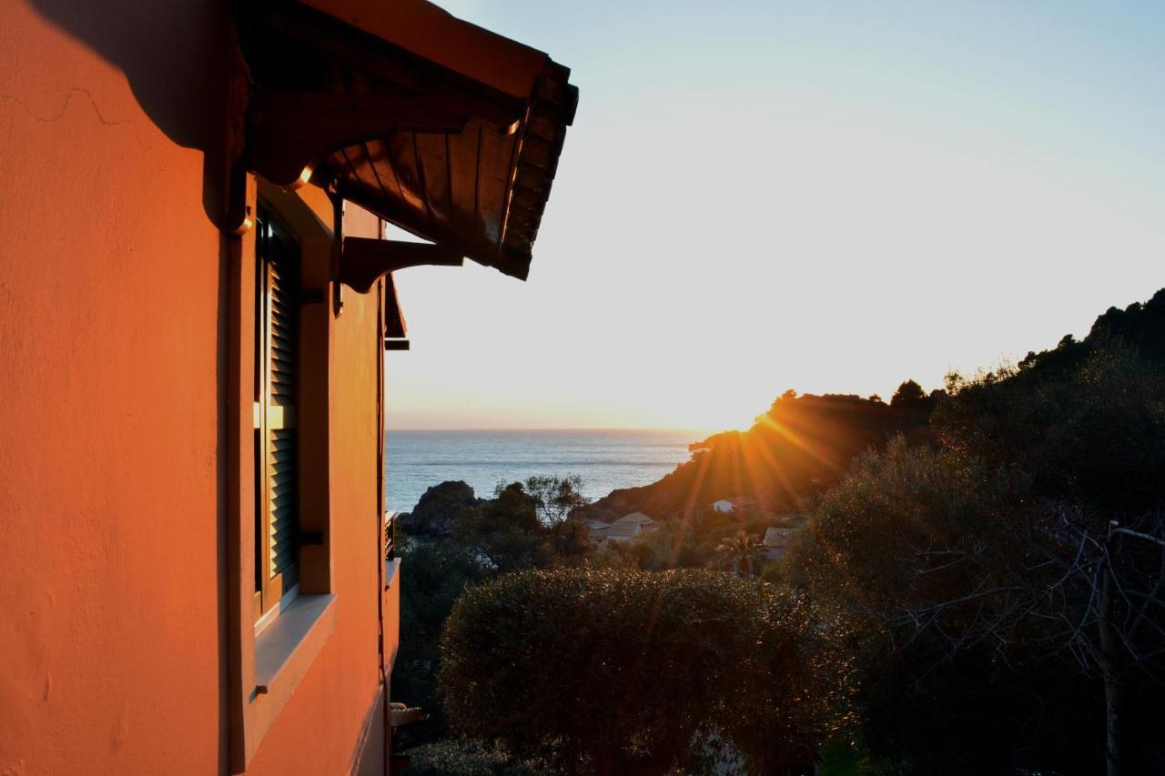 Papadatos Apts With Amazing View - 5Mins From The Beach Kontogialos Екстериор снимка