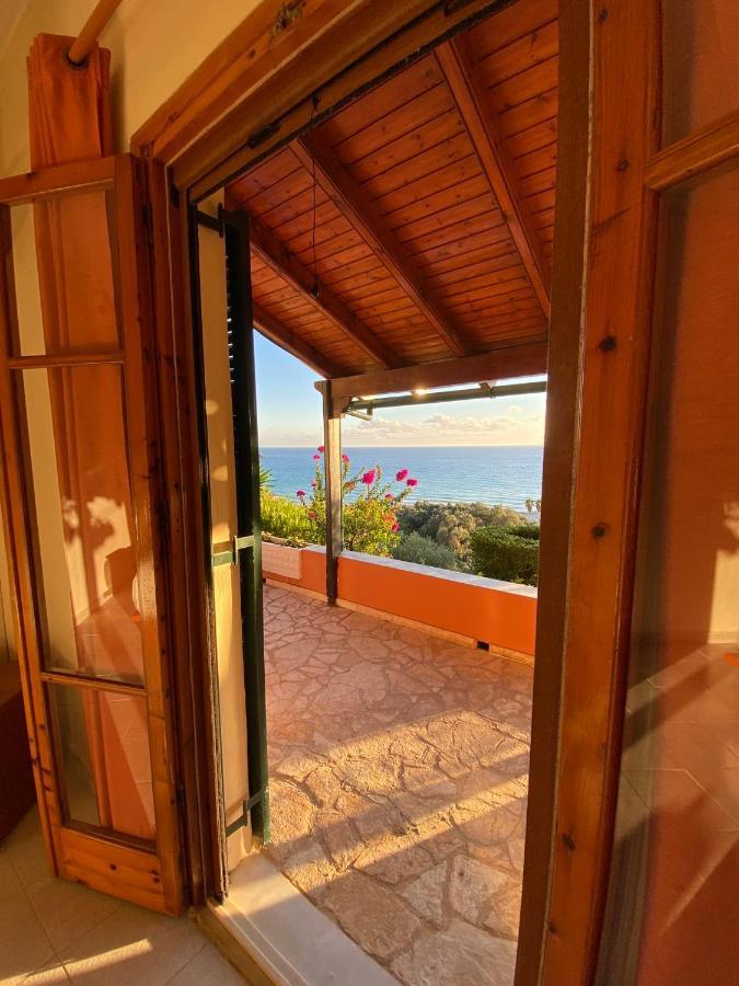 Papadatos Apts With Amazing View - 5Mins From The Beach Kontogialos Екстериор снимка