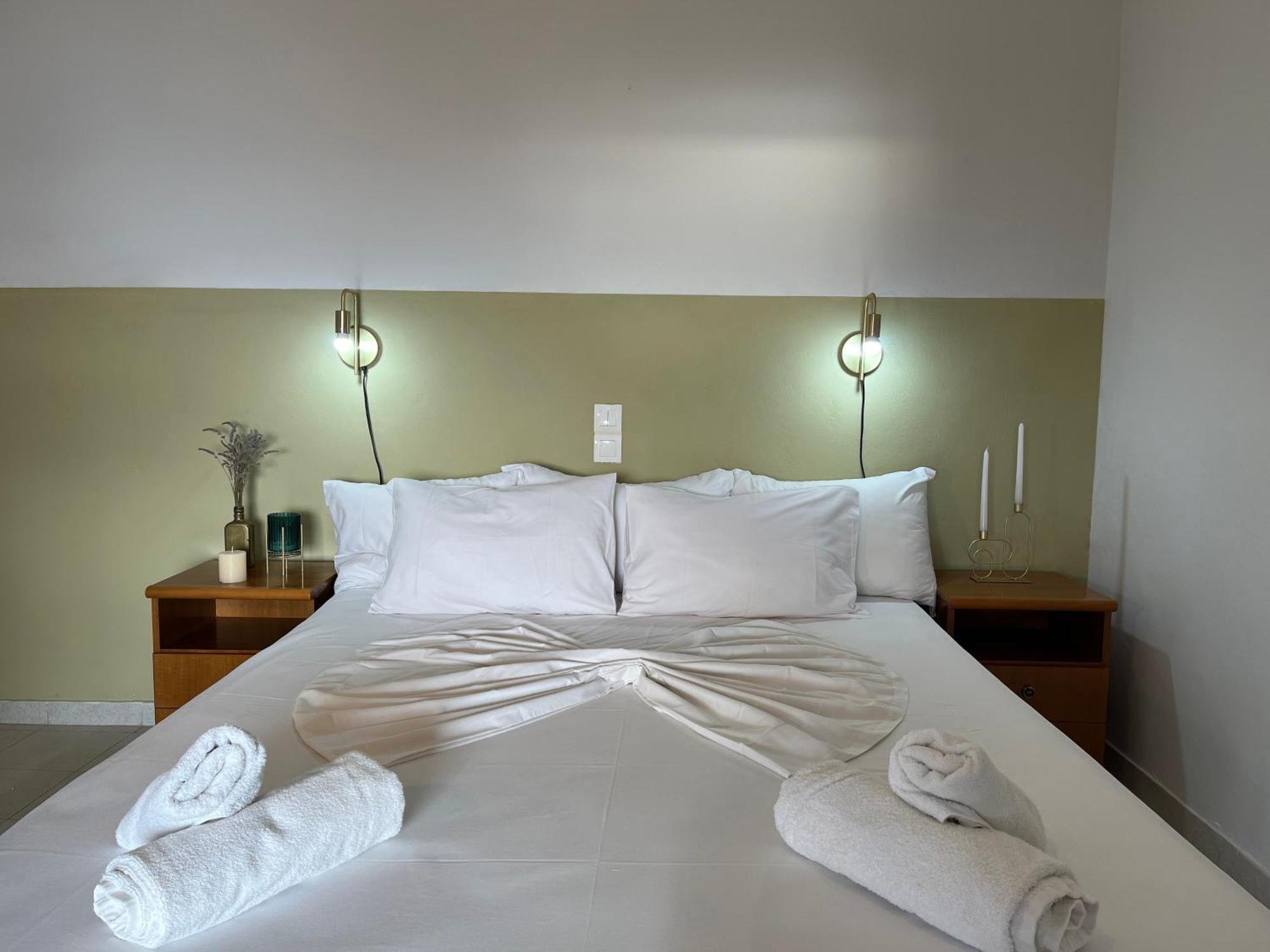 Papadatos Apts With Amazing View - 5Mins From The Beach Kontogialos Екстериор снимка